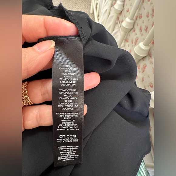 Chico’s Women’s Sheer Sleeveless Party Holiday Gold Sequin Tank top Sz 1 Med - Picture 8 of 8